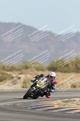 media/Oct-04-2025-CVMA (Sat) [[408bcdd6e4]]/Race 13-Amateur Supersport Open/